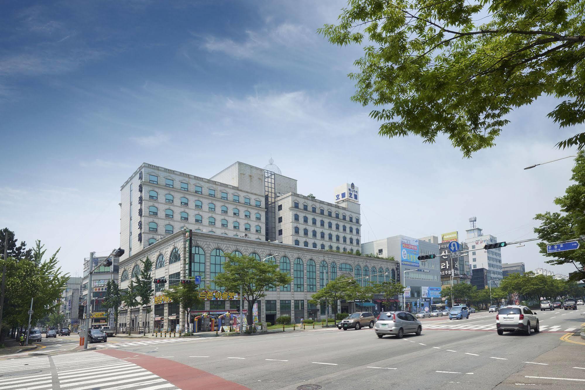 Benikea Premier Hotel Siheung Exterior foto