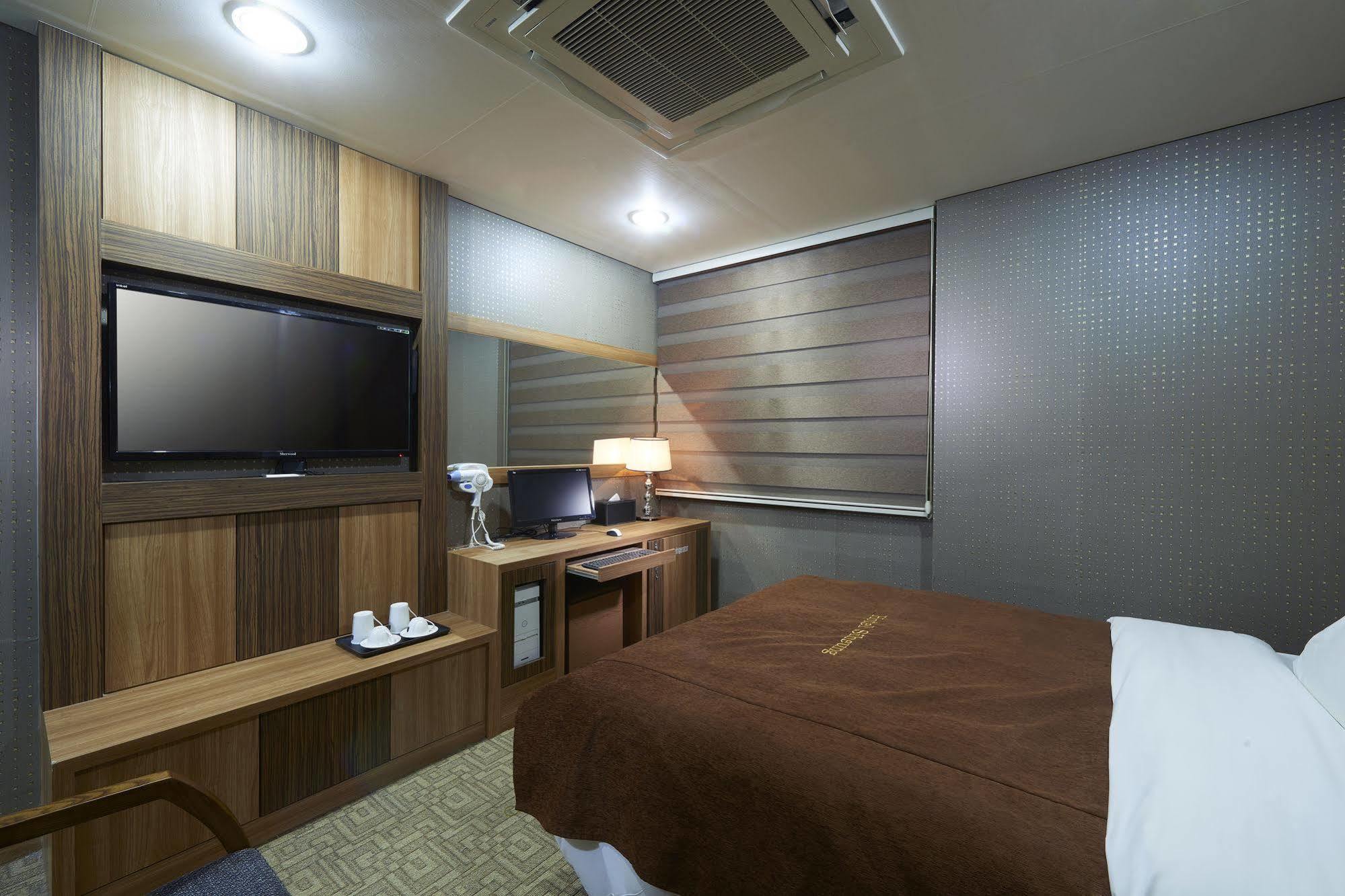 Benikea Premier Hotel Siheung Exterior foto